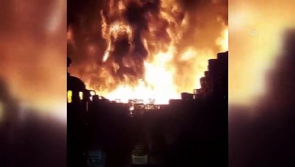 Soğuk hava deposuna ait plastik kasalar yandı - BURSA