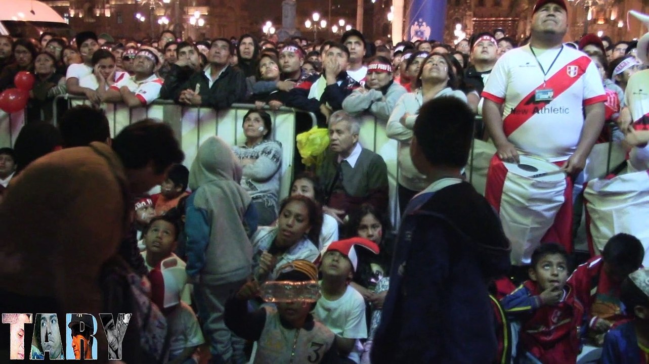 Si Se Puede !!! El Fin De Fiesta Del Puntazo En La Bombonera Vivivo Con La Hinchada Peruana En Centro De Lima