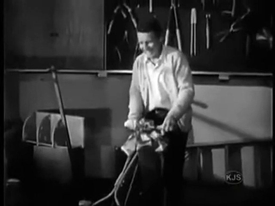 Classic TV Shows - The Adventures of Ozzie and Harriet - "The Window Pane" (1953 Season 2)