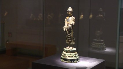 국립중앙박물관, 간송 후손에게서 구입한 보물 불상 2점 전시 / YTN
