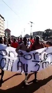 Sonfonia : Non au 3è mandat… , scandent des manifestants