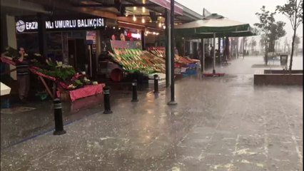 Bazı kesimlerde sağanak ve dolu etkili oluyor - İSTANBUL