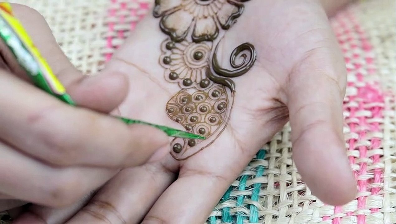 Easy and Simple Mehndi Design for Hands - Stylish Mehendi Designs Beginners TikTok Mehndi / #Shorts