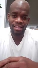 Cuba - Cubano da Mensaje a la familia en cuba