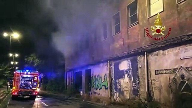 Napoli - In fiamme deposito di materiale cartaceo (28.09.20)