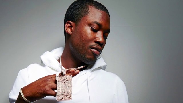 Vol.01E25 - Burn by Meek Mill feat. Big Sean released in 2012 - 40 Years of Hip Hop