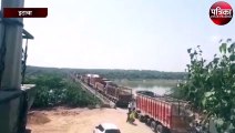 भारी वाहनों के गुजरने से चंबल नदी के पुल को हुआ खतरा, जांच करने पहुंची टीम