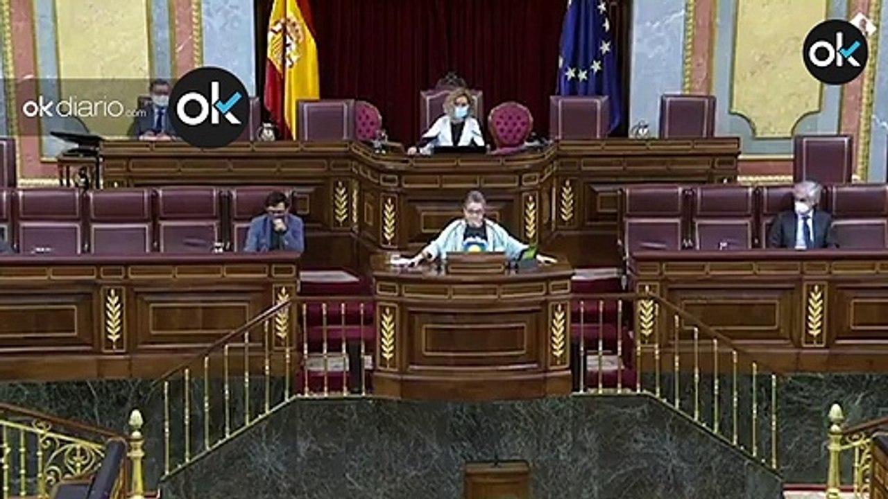 ¡Callaos la boca!", la reprimenda de Macarena Olona al PSOE en el Congreso por alentar el "¡Fuera Vox!