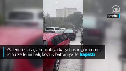 Galericiler araçların doluya karşı hasar görmemesi için üzerlerini halı, köpük battaniye ile kapattı