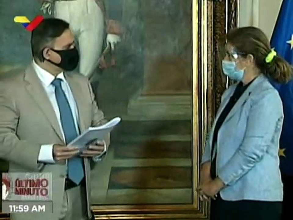 Entregan informe "La Verdad de Venezuela Contra la Infamia" a representación diplomática de la UE