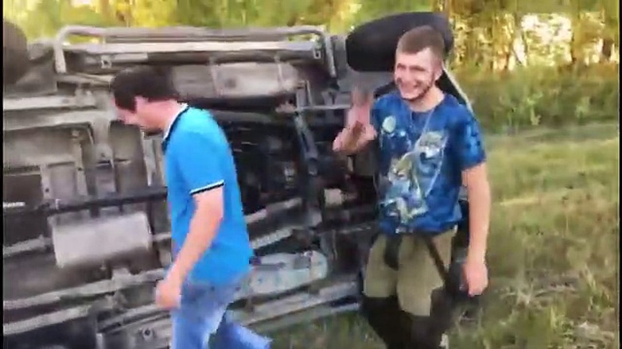 Pousser une botte de foin avec un 4x4 (Fail)