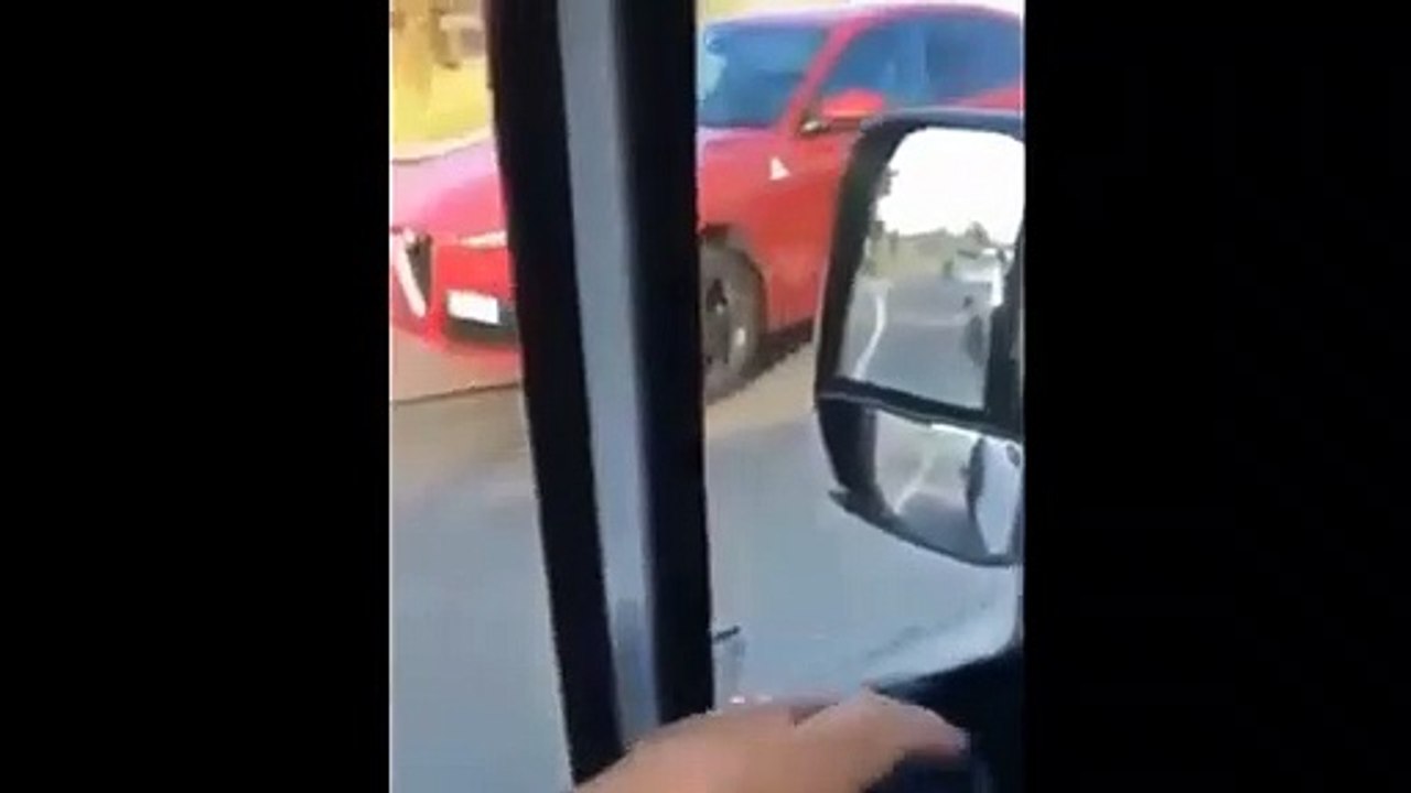 La Ferrari abbandona Binotto: il team principal sul ciglio della strada per un guasto meccanico