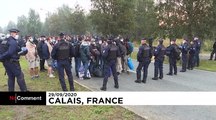 French police dismantle large migrant camp in Calais