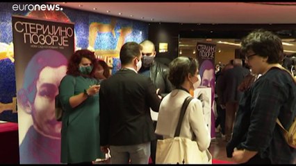 A show-nak folytatódnia kell