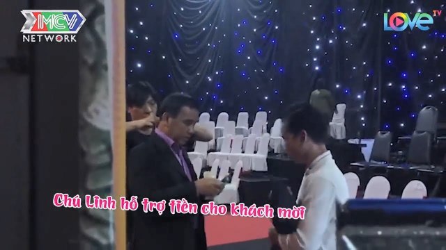 BÍ MẬT HẬU TRƯỜNG: MC Quyền Linh RÚT HẾT TIỀN TÚI giúp cặp vợ chồng nghèo sau buổi ghi hình