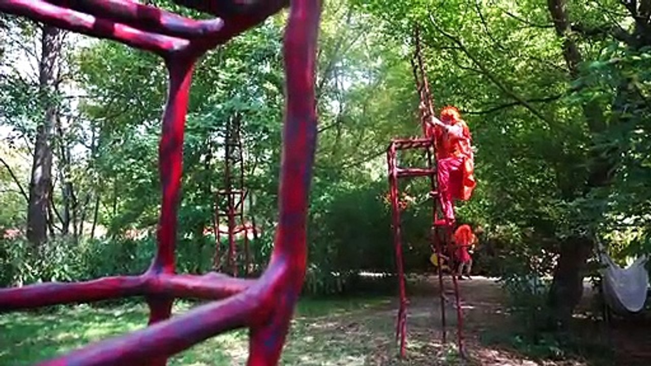 Près de Paris, balade dans le jardin magique du clown russe Slava Polunin