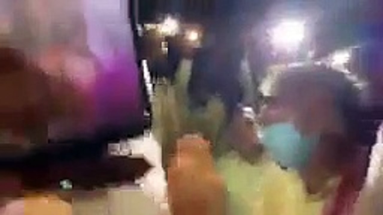 हाथरस: पीड़िता के पिता बोले, ‘बेटी की लाश नहीं देख सके, घर में कर दिया था बंद'