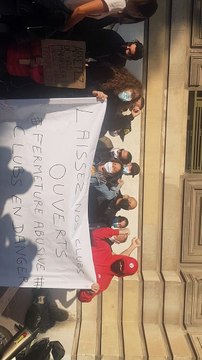 Les gérants de salles de sport mobilisés ce matin devant le tribunal de commerce de Marseille
