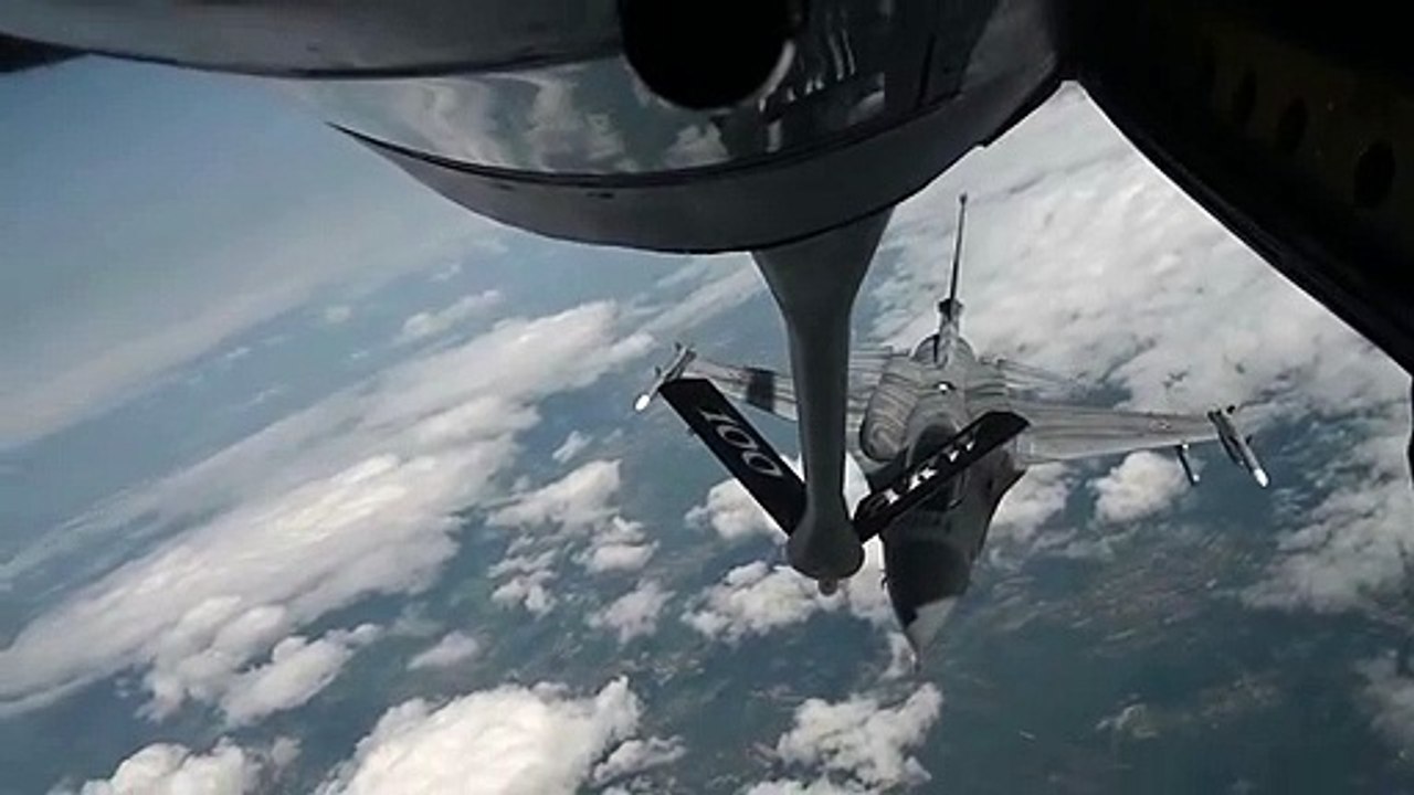 U.S. and Polish Air Force • F-16 Fighting Falcons • Mid Air Refuel • Sept 17 2020