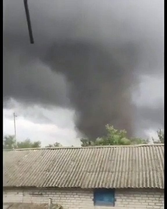 Spaventoso tornado EF3 devasta una cittadina in Ucraina