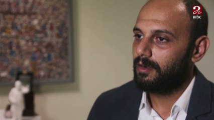 أحمد كمال .. فنان من تراز خاص يصمم العملات والميداليات التذكارية