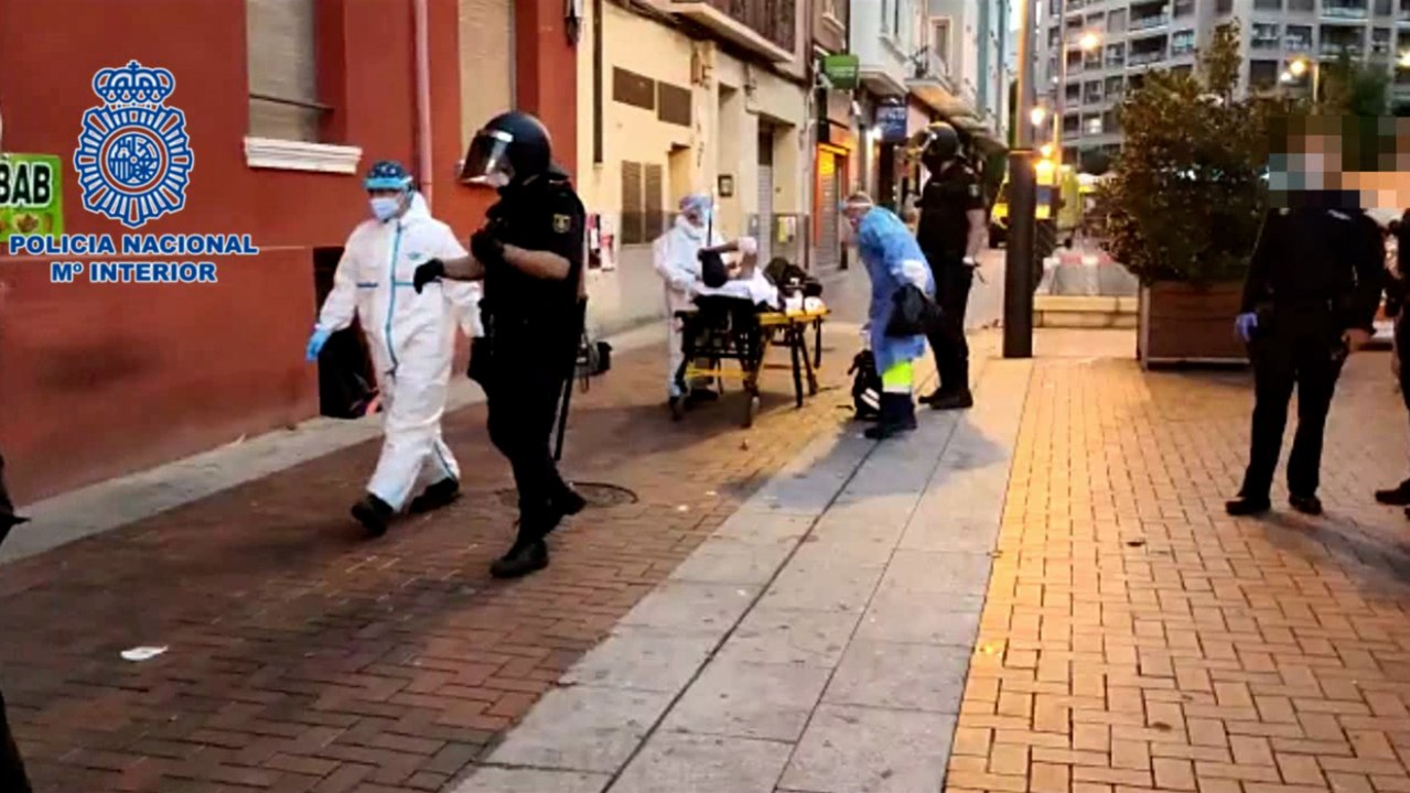 La Policía Nacional detiene a dos varones que resultaron heridos en una pelea entre ellos