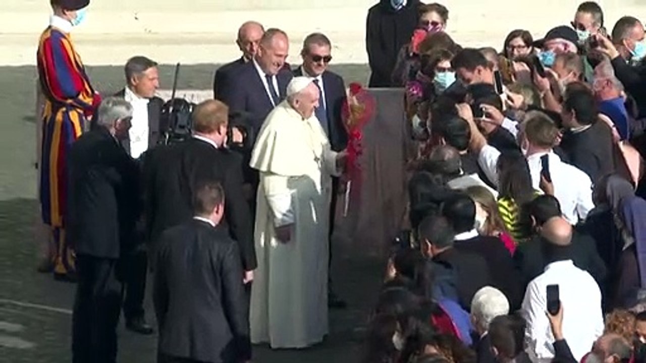 Papa diz que vírus expôs desigualdades já existentes