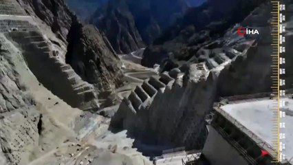 Türkiye'nin en yüksek gövdeli barajının gövdesinin tamamlanmasına 40 metre kaldı
