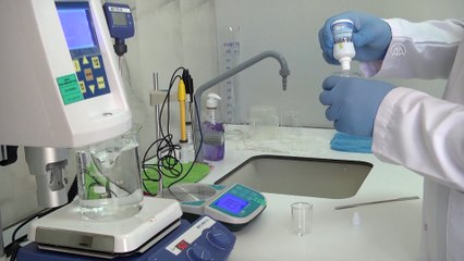 Diyarbakır'da yerli kontakt lens temizleme solüsyonu üretildi