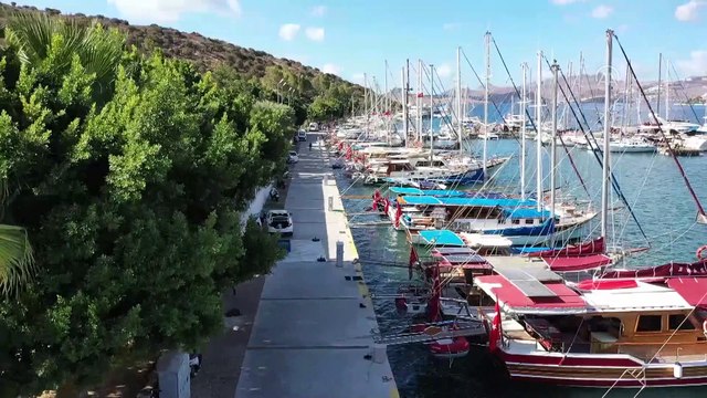 Bodrum'da dalgıçlar denizin dibini temizledi - MUĞLA