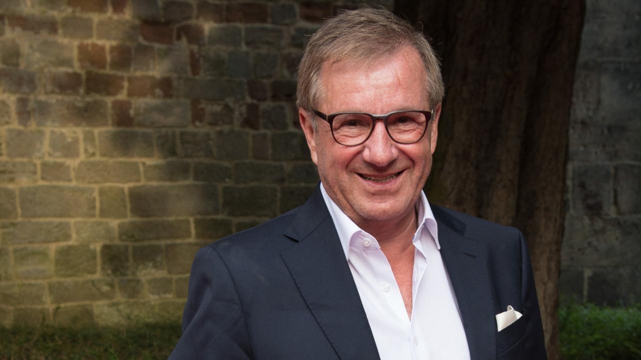 Jan hofer: diese frau versüßt ex-"mister tagesschau" den ruhestand