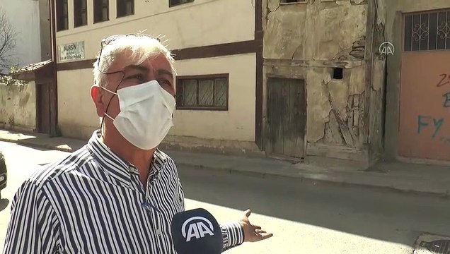 2 metre genişliğindeki 2 katlı bina dikkati çekiyor - SİVAS