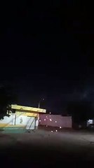 ¡Impresionante! Habitantes graban fuerte corto circuito en colonia de Culiacán