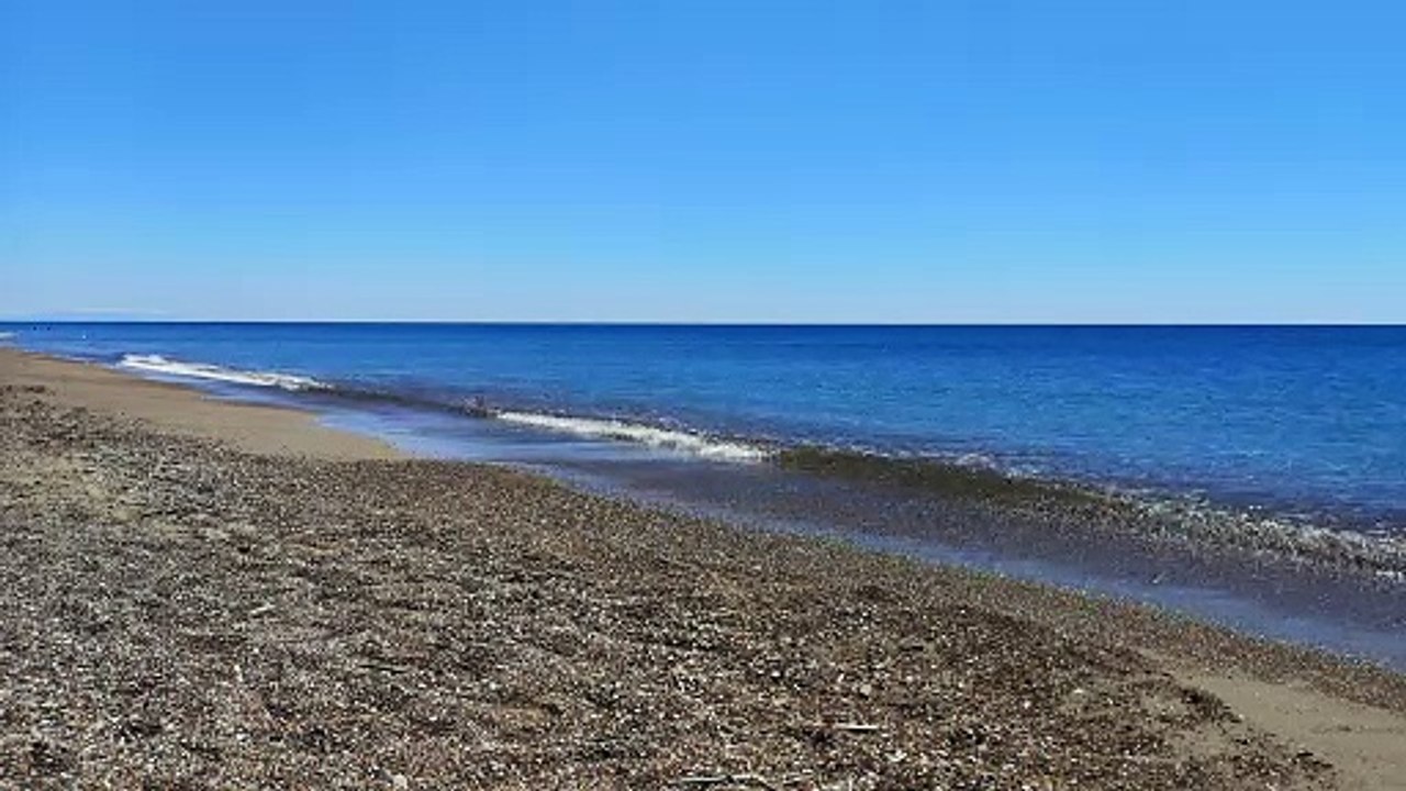 Beach natural beautiful scene royalty Free  Stock no copyright background  video, creative common Free for commercial use, dron aerial view 4K- or full HD, in the world (3)