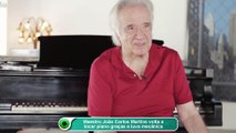 Maestro João Carlos Martins volta a tocar piano graças a luva mecânica