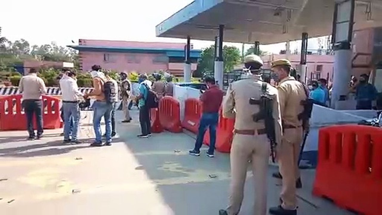 राहुल के साथ हाथरस जाएंगी प्रियंका गांधी, जिले की सीमा सील