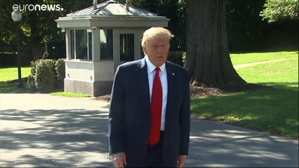 "Laissez les forces de l'ordre faire leur travail", le nouveau message de Trump aux suprémacistes