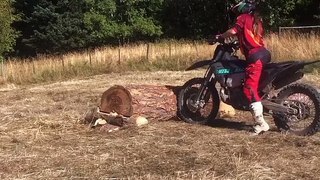 Moving an obstacle, moto stunt