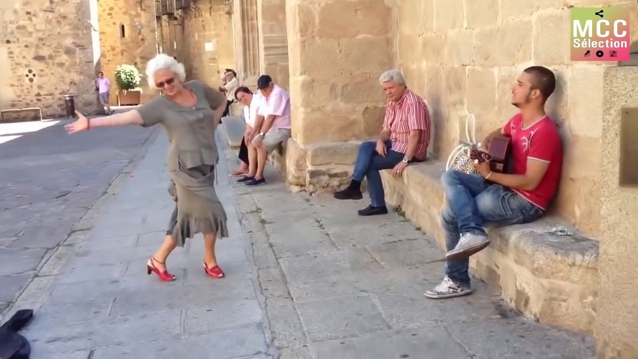 SPANISH GUITAR on the street