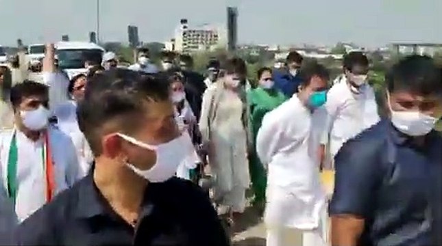 गौतम पल्ली इंस्पेक्टर चंद्रशेखर सिंह मुख्यमंत्री आवास के बाहर लगातार हो रहे प्रदर्शन से बौखलाए