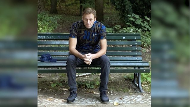 L'opposant russe Alexeï Navalny accuse Poutine d'être derrière son empoisonnement