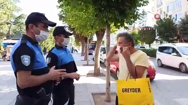 Maske takmadığı için ceza yedi, polislere “İyi maaşınız çıktı” dedi