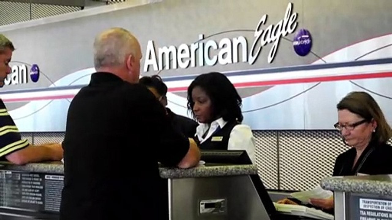 Ντόμινο απολύσεων σε United και American Airlines