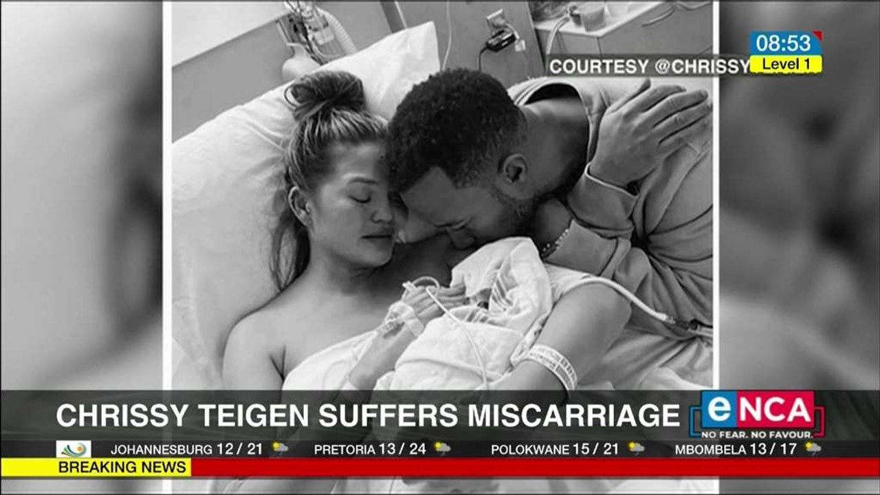 Chrissy Teigen suffers miscarriage