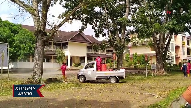 Kampus Universitas Jambi Disemprot Disinfektan