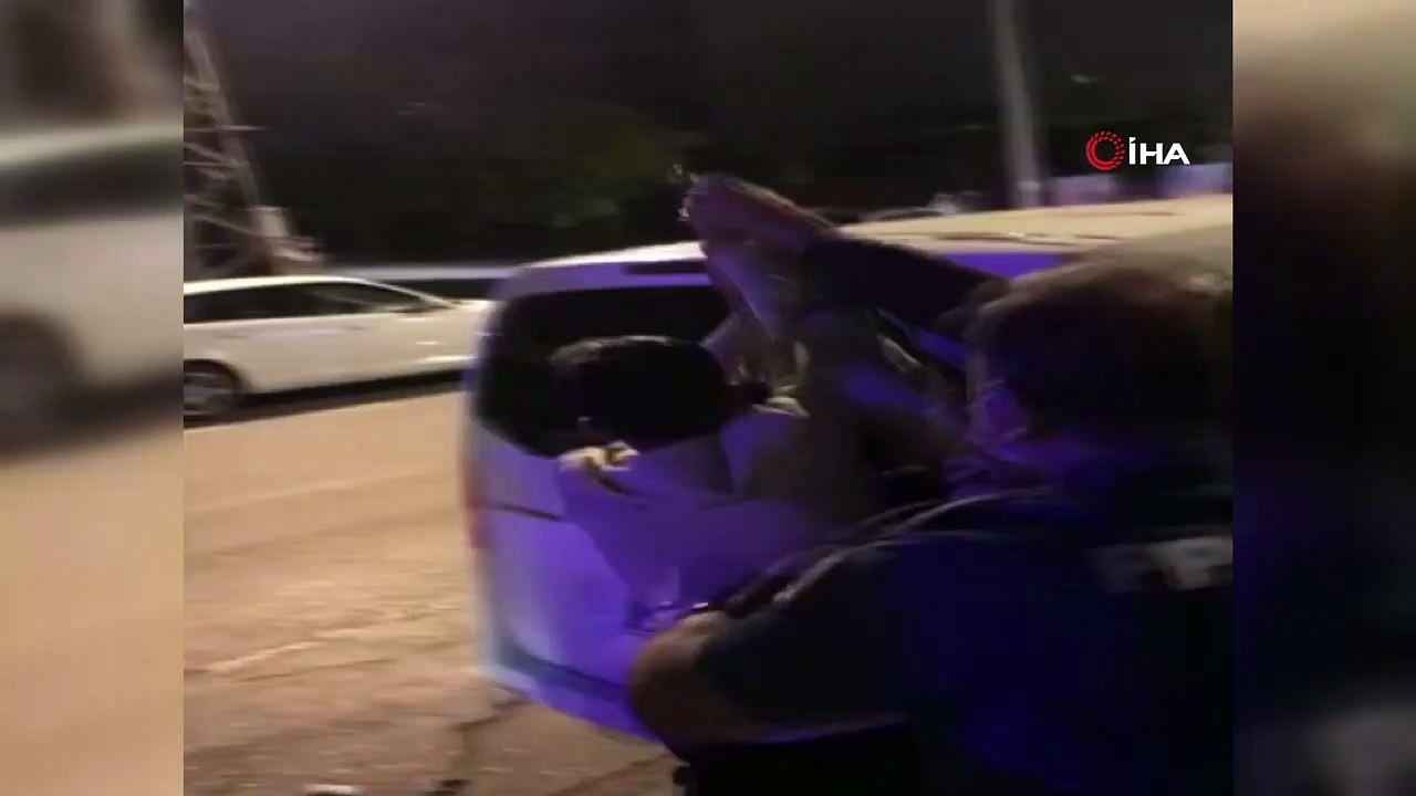 Eğlence mekanına alınmayan polis silahına sarıldı meslektaşları tarafından böyle etkisiz hale getirildi