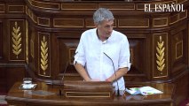 Diputados del PSOE aplauden la intervención del diputado de Bildu Oskar Matute