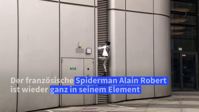 Französischer Spiderman erklimmt Frankfurter Wolkenkratzer