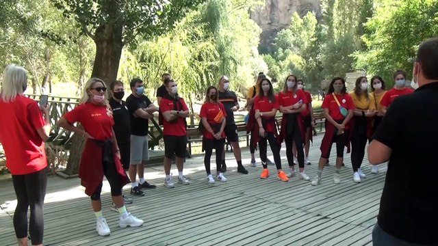 Galatasaray HDI Sigorta Kadın Voleybol Takımı, Ihlara Vadisi'ni gezdi - AKSARAY