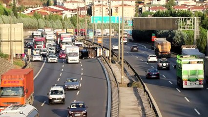 Anadolu Otoyolu'ndaki kaza trafiği aksattı - KOCAELİ